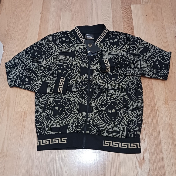 2 Piece Athletic Geometric Track Suit Size Med for Men - Picture 2 of 5